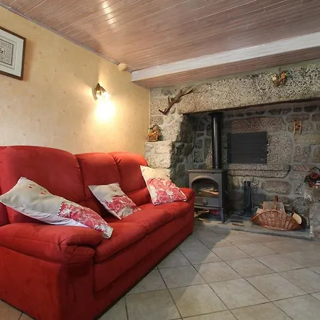 Spacieux Et Renove Avec Equipements Modernes, Terrasse Et Vaste Jardin Pres De Gevaudan Et Margeride - Fr-1-582-301 Thoras