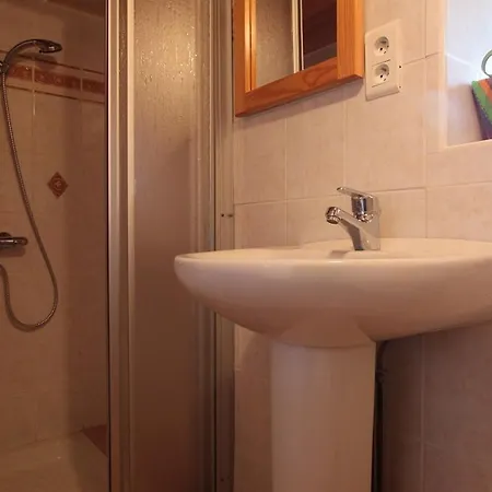 Prázdninový dům Spacieux Et Renove Avec Equipements Modernes, Terrasse Et Vaste Jardin Pres De Gevaudan Et Margeride - Fr-1-582-301 Thoras