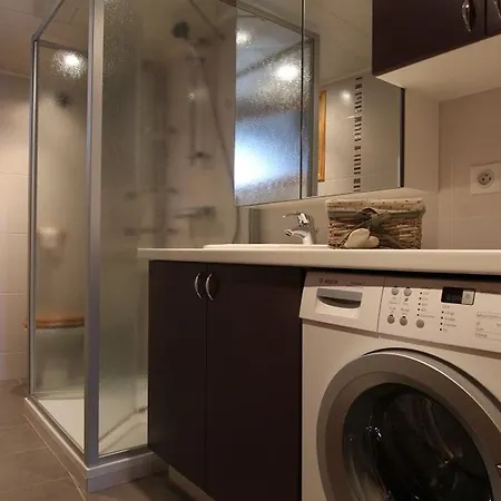 Spacieux Et Renove Avec Equipements Modernes, Terrasse Et Vaste Jardin Pres De Gevaudan Et Margeride - Fr-1-582-301 * Thoras