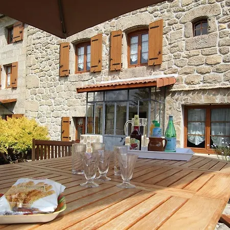 Spacieux Et Rénové Avec équipements Modernes, Terrasse Et Vaste Jardin Près De Gévaudan Et Margeride - Fr-1-582-301 * Thoras