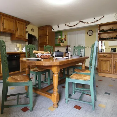 Casa di campagna Spacieux Et Rénové Avec équipements Modernes, Terrasse Et Vaste Jardin Près De Gévaudan Et Margeride - Fr-1-582-301