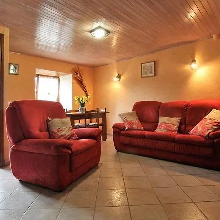 Prázdninový dům Spacieux Et Renove Avec Equipements Modernes, Terrasse Et Vaste Jardin Pres De Gevaudan Et Margeride - Fr-1-582-301 *