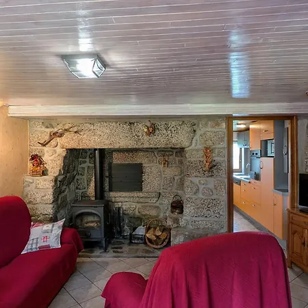 Casa di campagna Spacieux Et Rénové Avec équipements Modernes, Terrasse Et Vaste Jardin Près De Gévaudan Et Margeride - Fr-1-582-301 *
