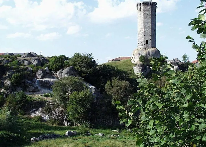 Holiday home Spacieux Et Renove Avec Equipements Modernes, Terrasse Et Vaste Jardin Pres De Gevaudan Et Margeride - Fr-1-582-301 *