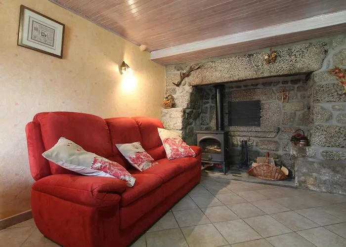 Spacieux Et Renove Avec Equipements Modernes, Terrasse Et Vaste Jardin Pres De Gevaudan Et Margeride - Fr-1-582-301 Thoras