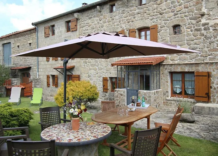 Spacieux Et Renove Avec Equipements Modernes, Terrasse Et Vaste Jardin Pres De Gevaudan Et Margeride - Fr-1-582-301 Thoras