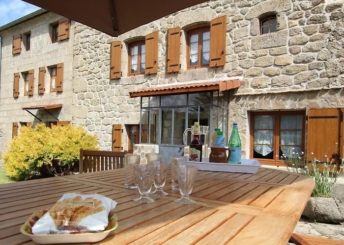 Spacieux Et Renove Avec Equipements Modernes, Terrasse Et Vaste Jardin Pres De Gevaudan Et Margeride - Fr-1-582-301 * Thoras