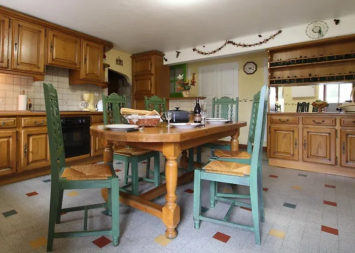 Holiday home Spacieux Et Renove Avec Equipements Modernes, Terrasse Et Vaste Jardin Pres De Gevaudan Et Margeride - Fr-1-582-301