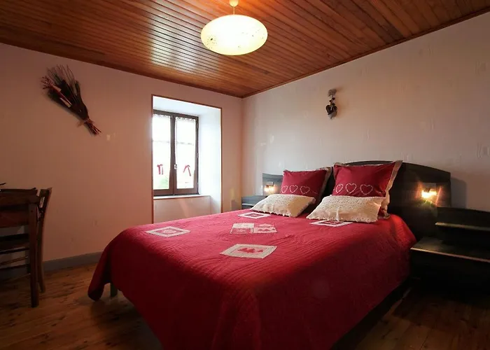 Spacieux Et Renove Avec Equipements Modernes, Terrasse Et Vaste Jardin Pres De Gevaudan Et Margeride - Fr-1-582-301 Thoras